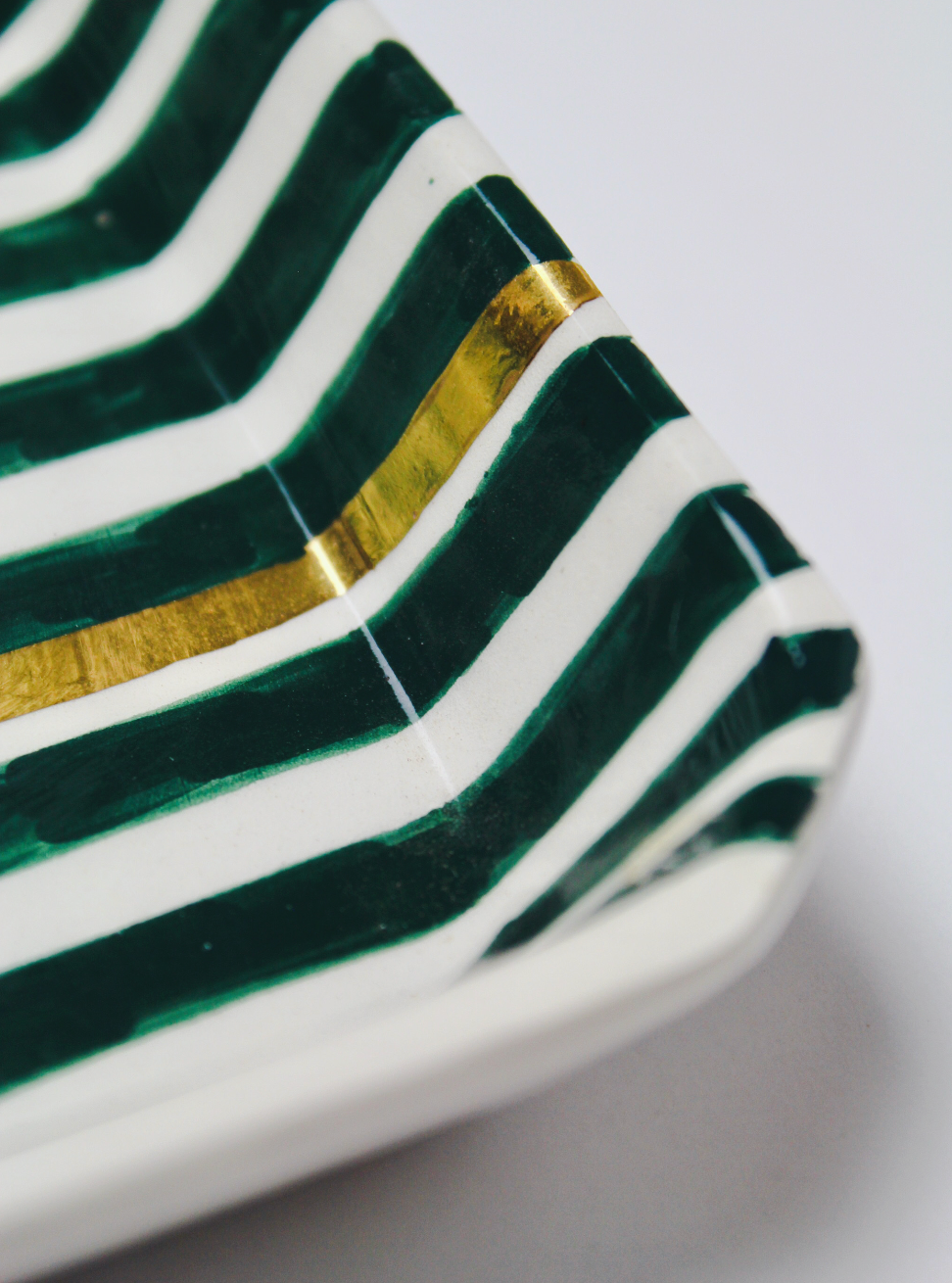 Alya Ceramic Dish - Green Strip